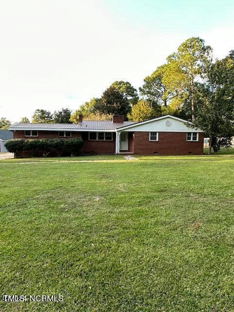 603 PETERSON ST, CLINTON, NC 28328, photo 1 of 10