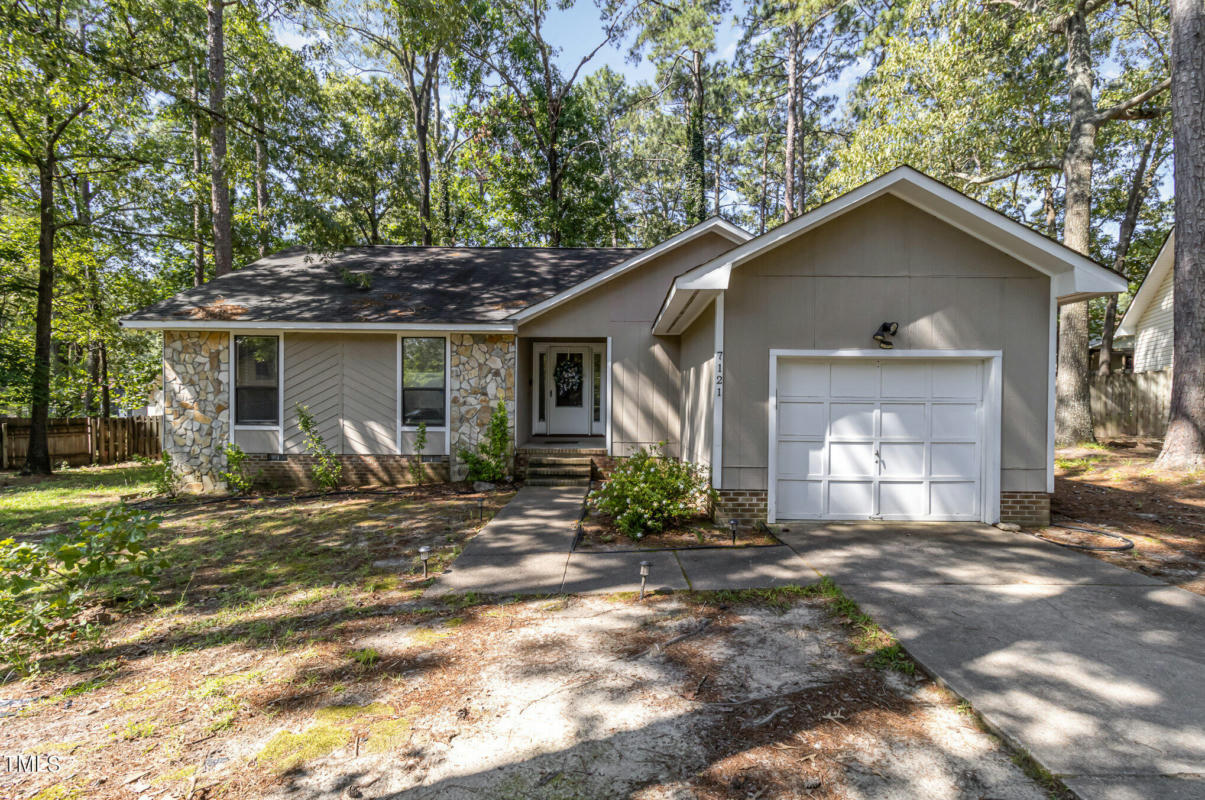 7121 TRES CT, FAYETTEVILLE, NC 28314, photo 1 of 30