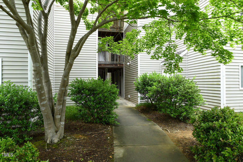 303 SMITH LEVEL RD APT F32, CHAPEL HILL, NC 27516, photo 1 of 17
