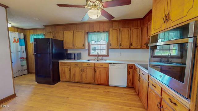 405 YOUNGER RD, ROXBORO, NC 27573, photo 3 of 46