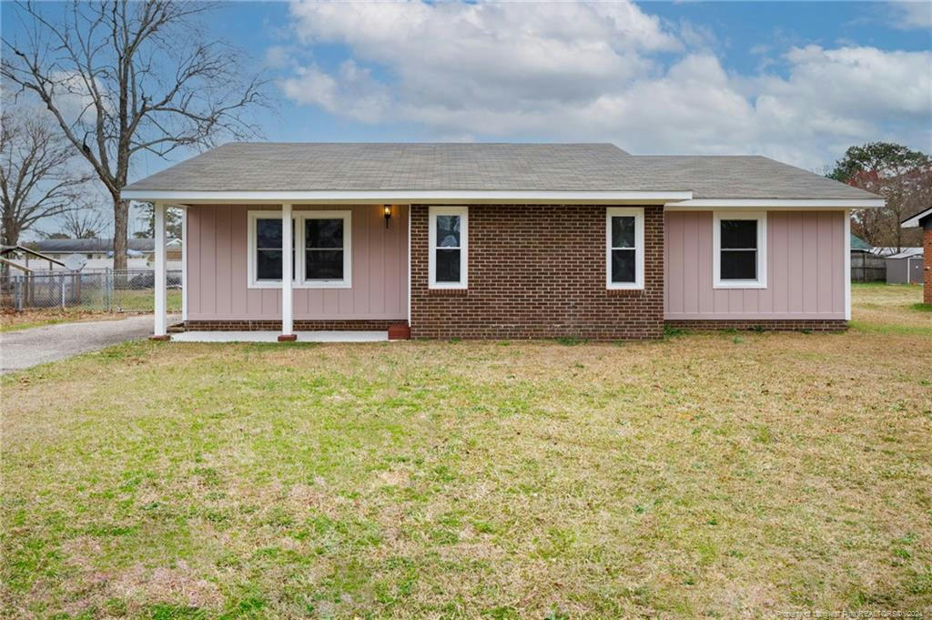 2231 TOLGATE RD, FAYETTEVILLE, NC 28304, photo 1 of 24